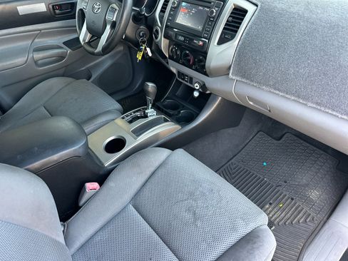 Used 2013 Toyota Tacoma 4x4 Access Cab V6 w/ TRD Off-Road Pkg image 14