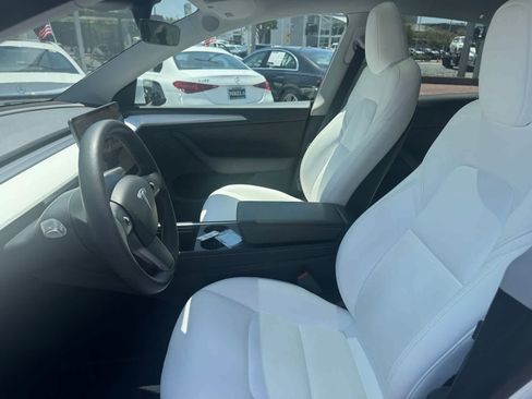 Used 2023 Tesla Model Y AWD image 6