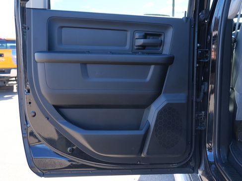 Used 2018 RAM 2500 Tradesman w/ Chrome Appearance Group AWD/4WD image 18