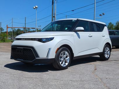 Used 2025 Kia Soul LX w/ LX Technology Package