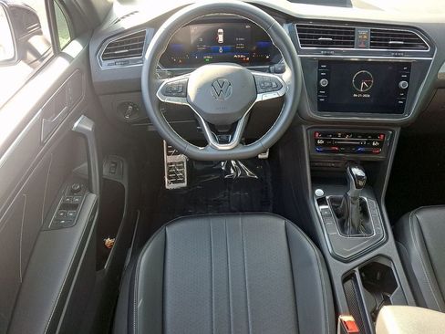 Certified 2023 Volkswagen Tiguan SE R-Line FWD image 11