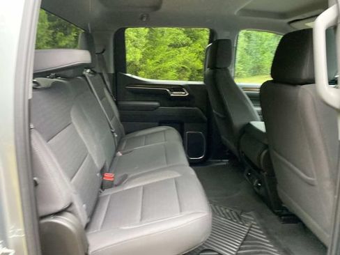 Used 2023 Chevrolet Silverado 1500 LT AWD/4WD image 31