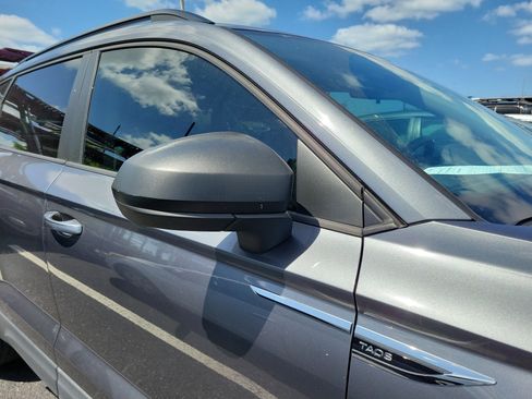 Used 2022 Volkswagen Taos S image 9