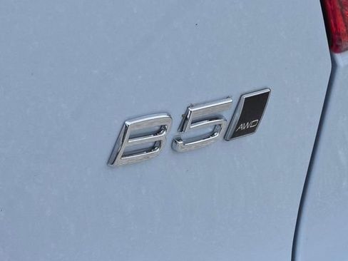 New 2026 Volvo XC40 B5 Ultra AWD/4WD image 9