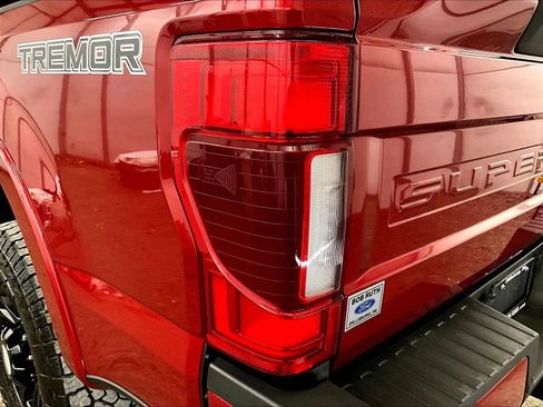 Used 2022 Ford F250 Lariat w/ Tremor Off-Road Package image 28