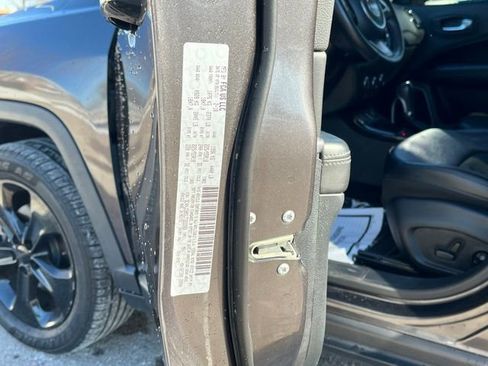 Used 2018 Jeep Compass Altitude image 35