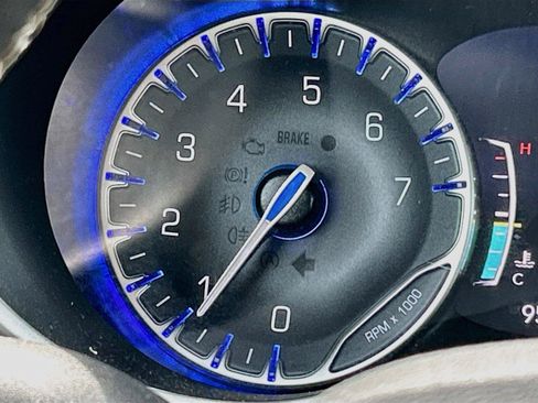 Used 2024 Chrysler Pacifica Touring-L FWD image 41