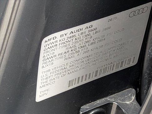 Certified 2025 Audi Q5 Premium w/ Convenience Package image 28