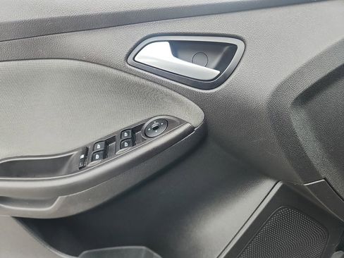 Used 2014 Ford Focus SE image 12
