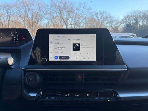 Used 2025 Toyota Prius LE image 21