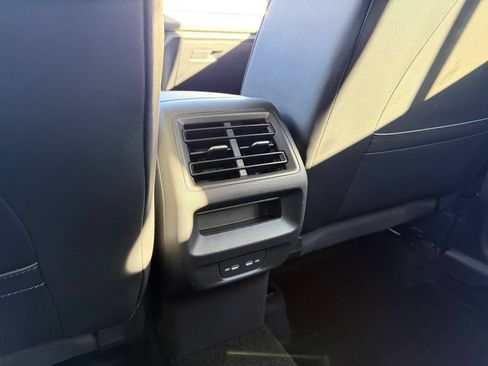 Used 2026 Volkswagen Tiguan SE AWD/4WD image 24