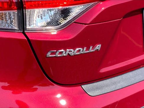 Used 2025 Toyota Corolla LE FWD image 10