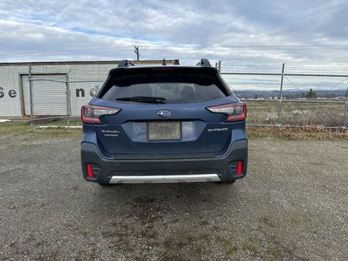 Used 2021 Subaru Outback Limited image 3