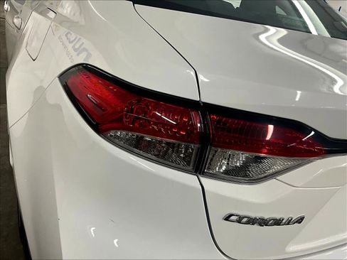 Used 2023 Toyota Corolla LE image 32