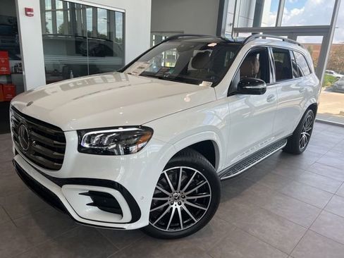 New 2026 Mercedes-Benz GLS 580 4MATIC image 3