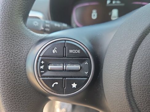 Used 2025 Kia Soul LX w/ LX Technology Package FWD image 20