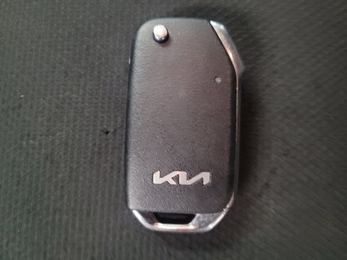 Used 2022 Kia Forte LXS w/ LXS Technology Package FWD image 32