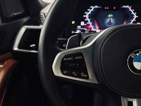 Certified 2025 BMW X7 M60i image 31