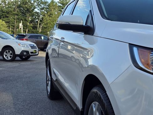 Used 2017 Ford Edge Titanium w/ Technology Package AWD/4WD image 10