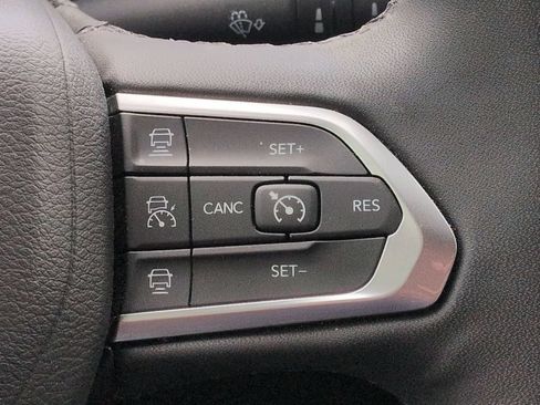 Used 2025 Jeep Compass Limited AWD/4WD image 8