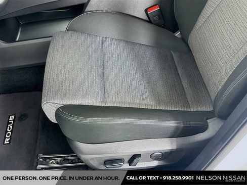 Used 2023 Nissan Rogue SV FWD image 18