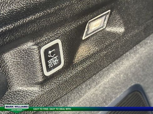 Used 2023 Jeep Grand Cherokee L Overland image 32