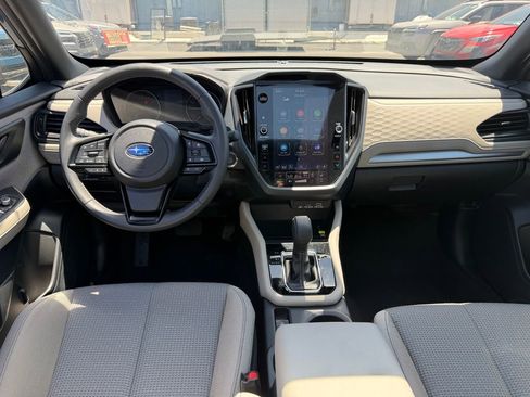 Used 2025 Subaru Forester Premium AWD/4WD image 7