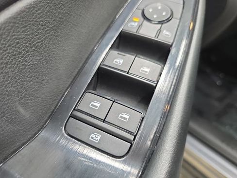 Used 2024 Nissan Rogue S AWD/4WD image 26