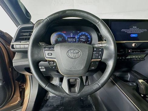 Used 2023 Toyota Crown Platinum AWD/4WD image 15
