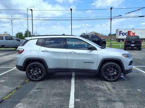 New 2025 Jeep Compass Latitude w/ Convenience Group image 8