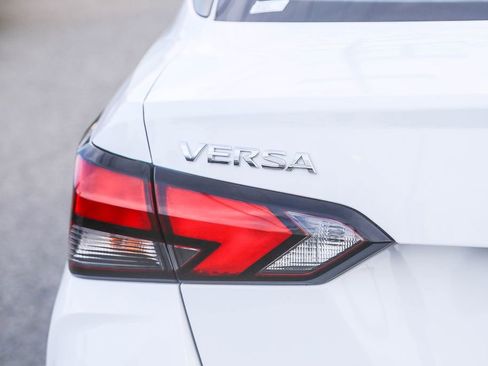 Used 2025 Nissan Versa S w/ Trunk Package image 9