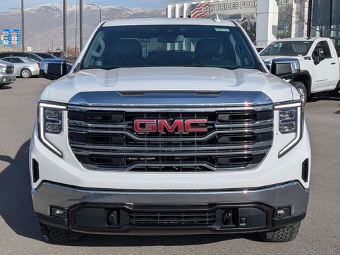 Used 2023 GMC Sierra 1500 SLT image 9