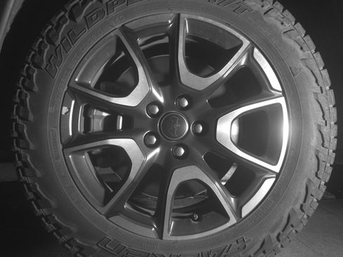 Used 2025 Jeep Compass Trailhawk w/ Trailer Tow Group AWD/4WD image 12