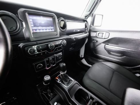 Used 2022 Jeep Wrangler Unlimited Sport image 27