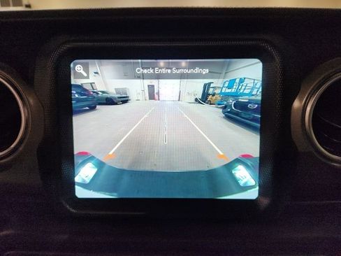 Used 2022 Jeep Gladiator Rubicon w/ LED Lighting Group image 15