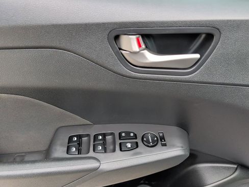 Used 2019 Hyundai Accent SE image 10