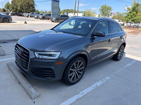 Used 2018 Audi Q3 2.0T Premium Plus w/ Premium Plus Package AWD/4WD image 3