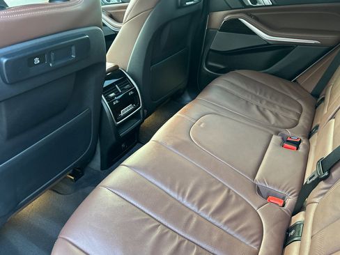 Used 2019 BMW X5 xDrive40i w/ M Sport Package image 28