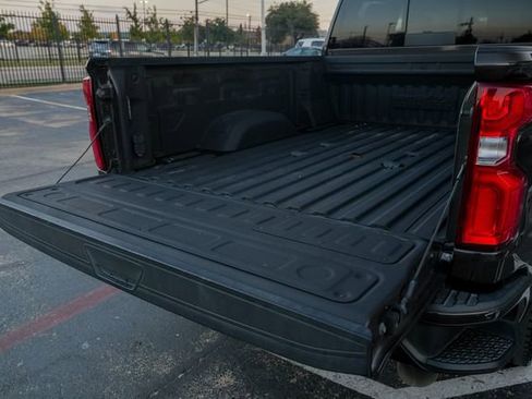 Used 2020 Chevrolet Silverado 2500 High Country w/ Z71 Off-Road Package image 12