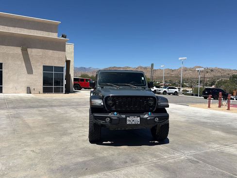 Used 2024 Jeep Wrangler Unlimited AWD/4WD image 2