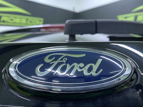 Used 2018 Ford Escape SE w/ SE Sport Appearance Package image 13