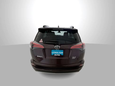 Used 2018 Toyota RAV4 XLE AWD/4WD image 7