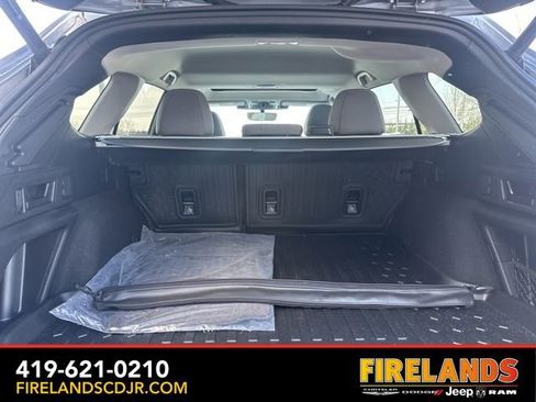 Used 2025 Subaru Outback Premium w/ Popular Package #1A image 15