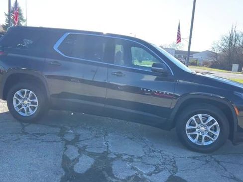 Used 2023 Chevrolet Traverse LS w/ Safety Package FWD image 2