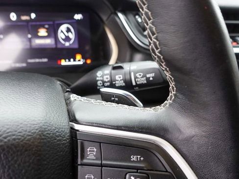 Used 2022 Jeep Grand Cherokee Limited image 18