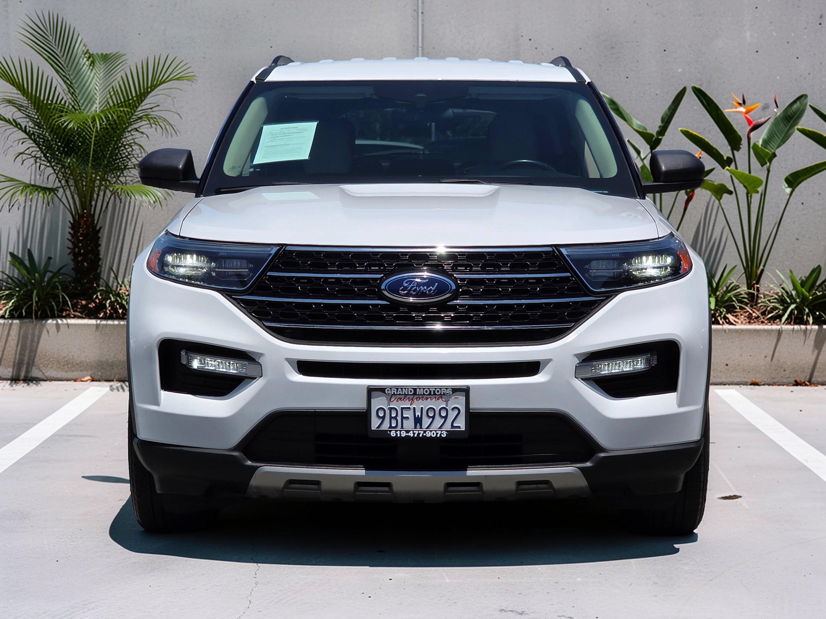 Used 2022 Ford Explorer XLT w/ Equipment Group 202A AWD/4WD image 2