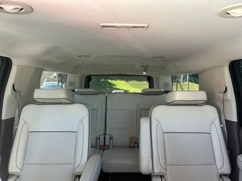 Used 2022 GMC Yukon XL Denali RWD image 15
