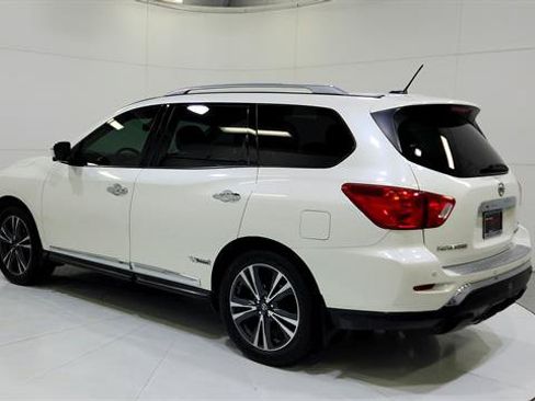 Used 2017 Nissan Pathfinder Platinum w/ Cargo Package AWD/4WD image 6