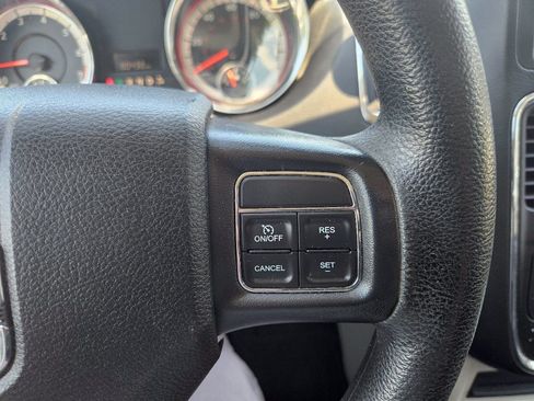 Used 2019 Dodge Grand Caravan SE FWD image 47