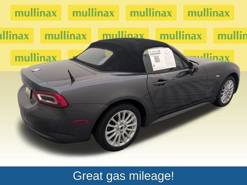 Used 2018 FIAT 124 Spider Classica RWD image 4